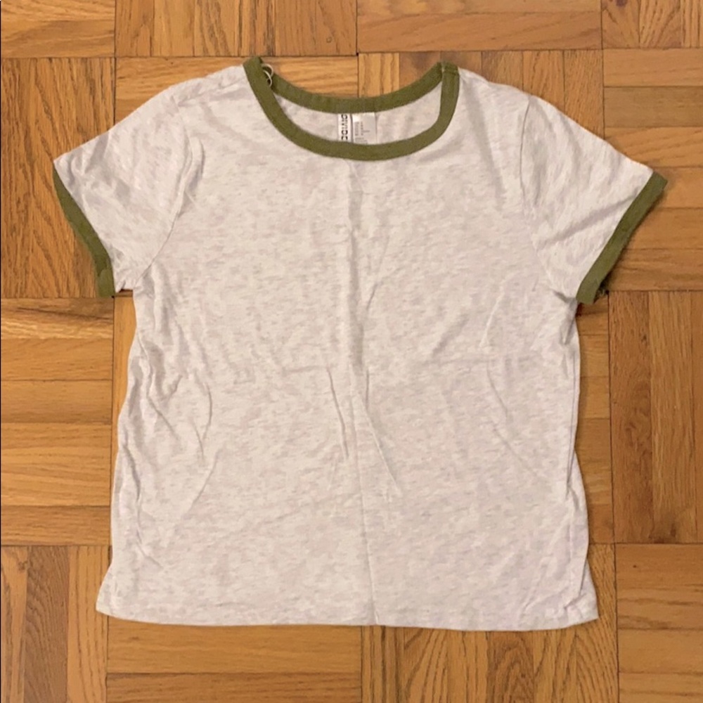 H&M Divided Women’s Short Sleeve T Shirt